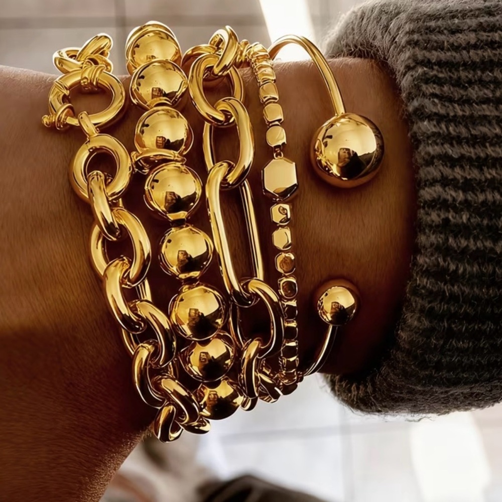 ❤️‍🔥 Gold-Tone 5 Multi-Chain Bracelet Stack LAST ONE